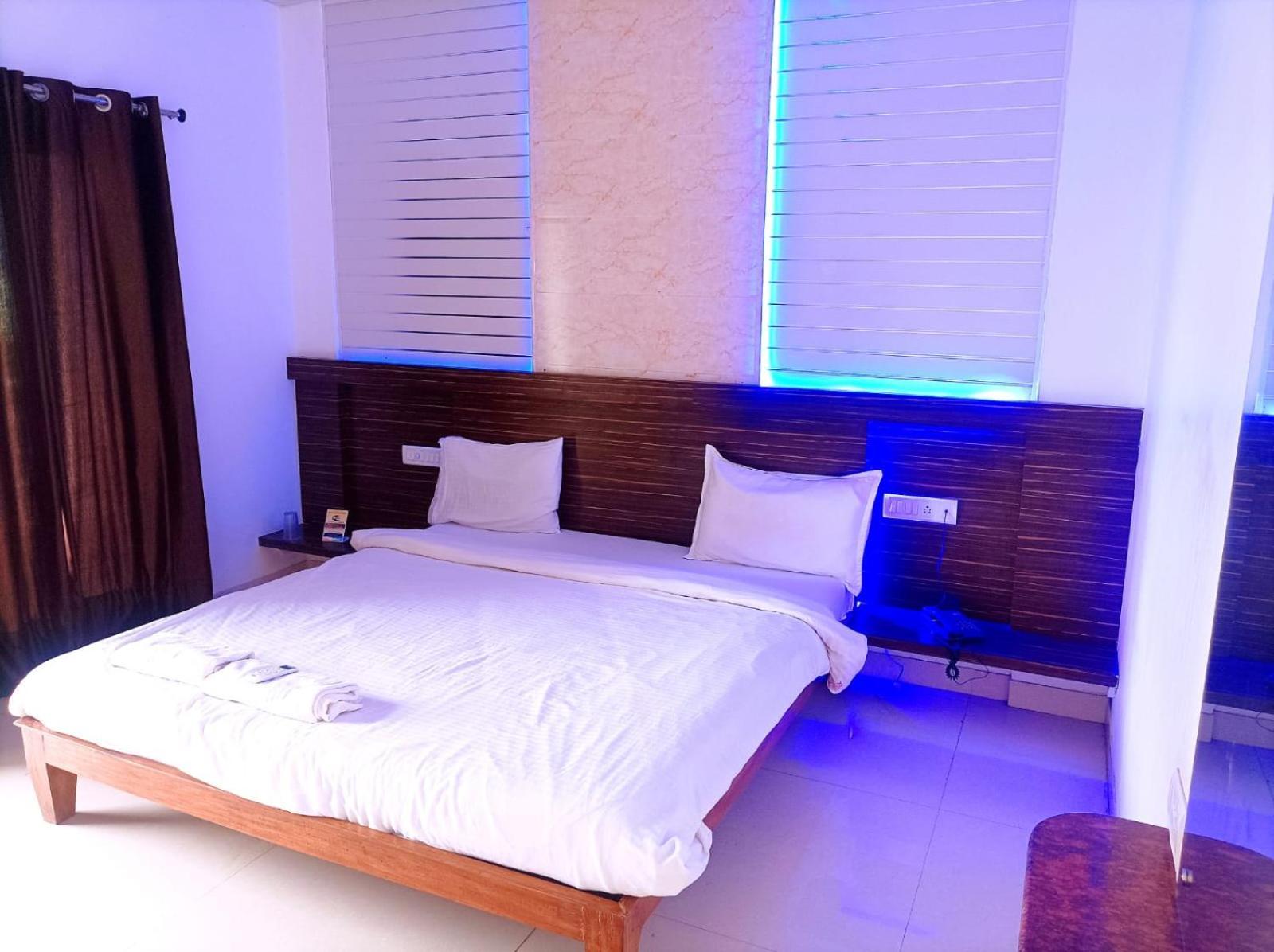 Hotel Oneness Mahableshwar Mahābaleshwar Esterno foto