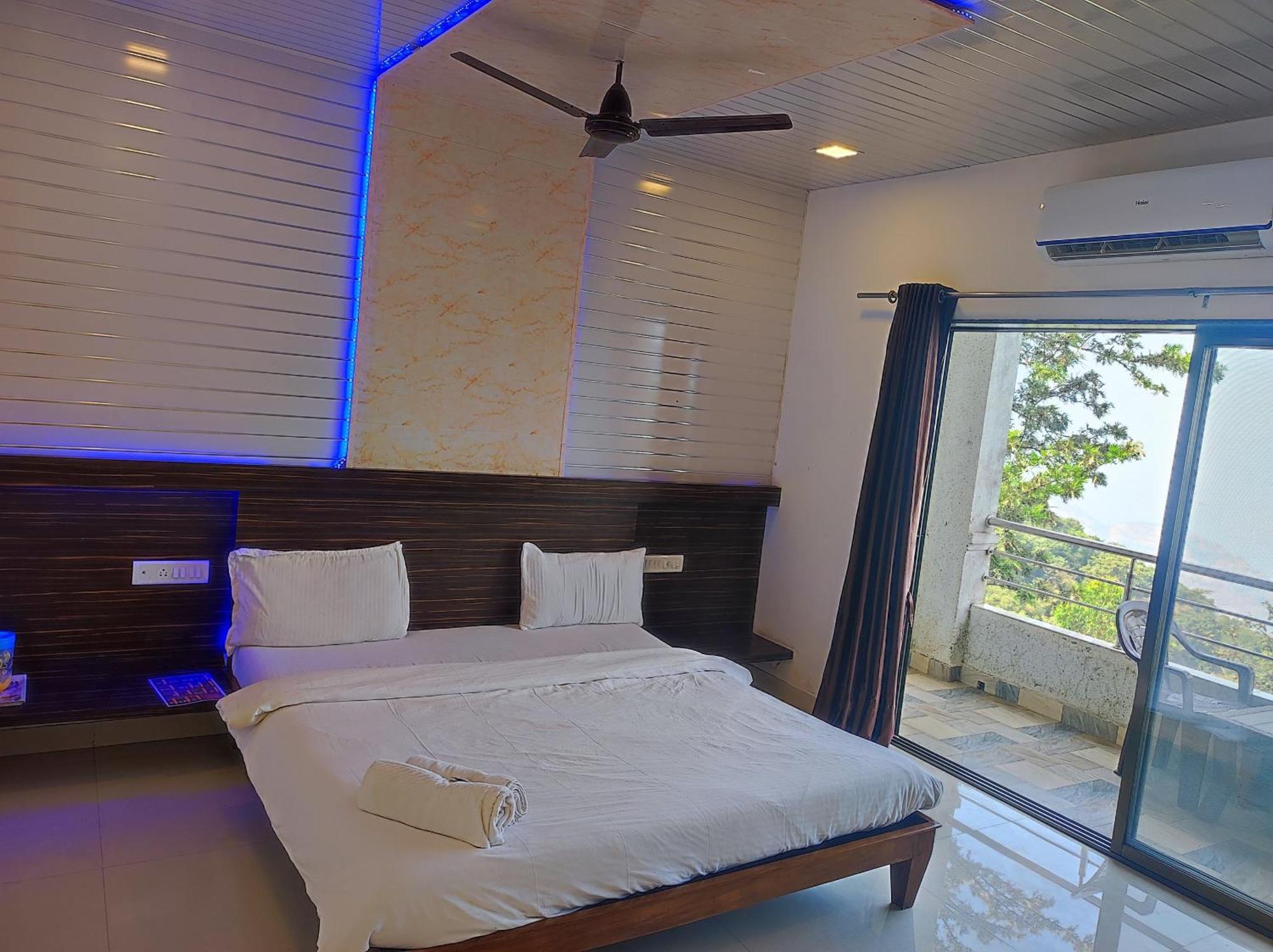 Hotel Oneness Mahableshwar Mahābaleshwar Esterno foto